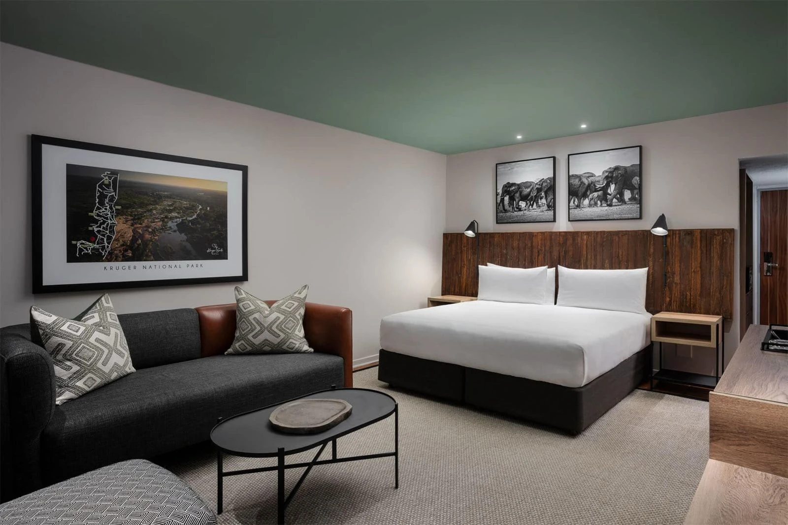 Hotel Room — suite